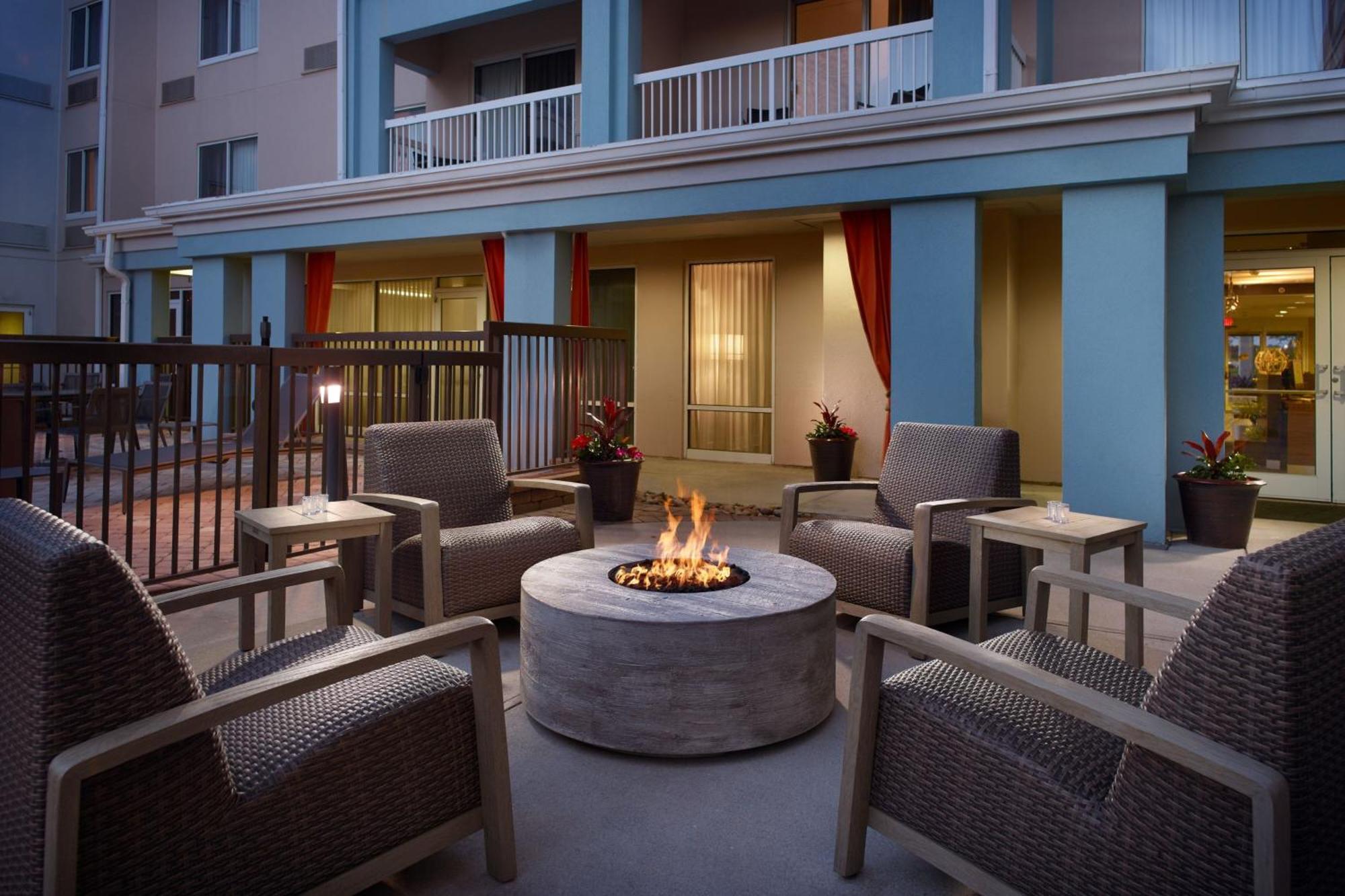 Courtyard By Marriott Myrtle Beach Broadway Exterior foto